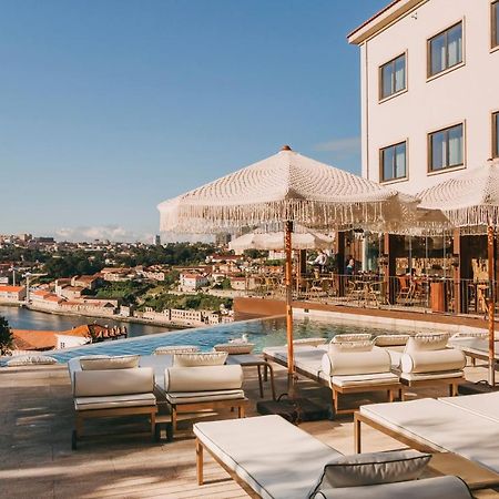 Torel Avantgarde Hotel Porto Exterior photo The hotel's rooftop pool