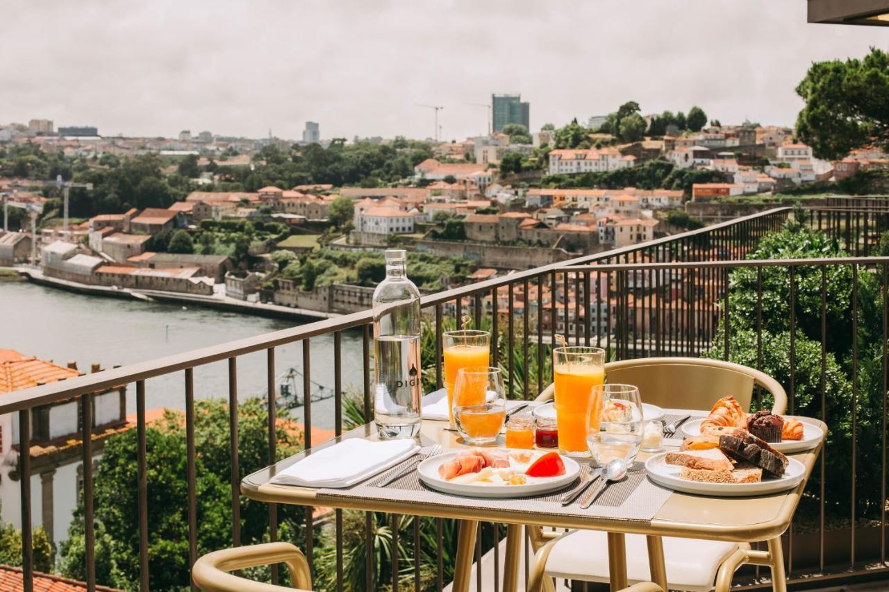 Torel Avantgarde Hotel Porto Exterior photo Breakfast at the hotel