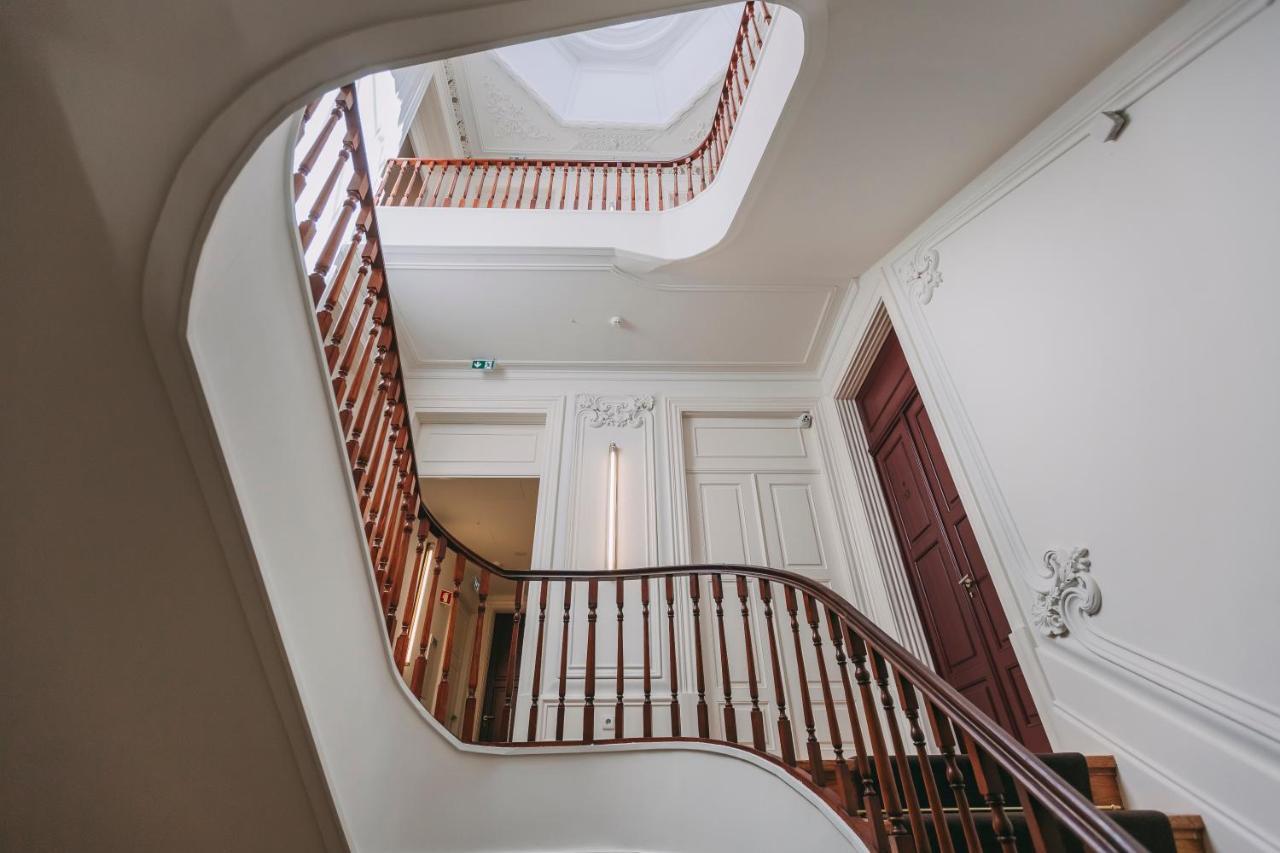 Torel Avantgarde Hotel Porto Exterior photo The staircase