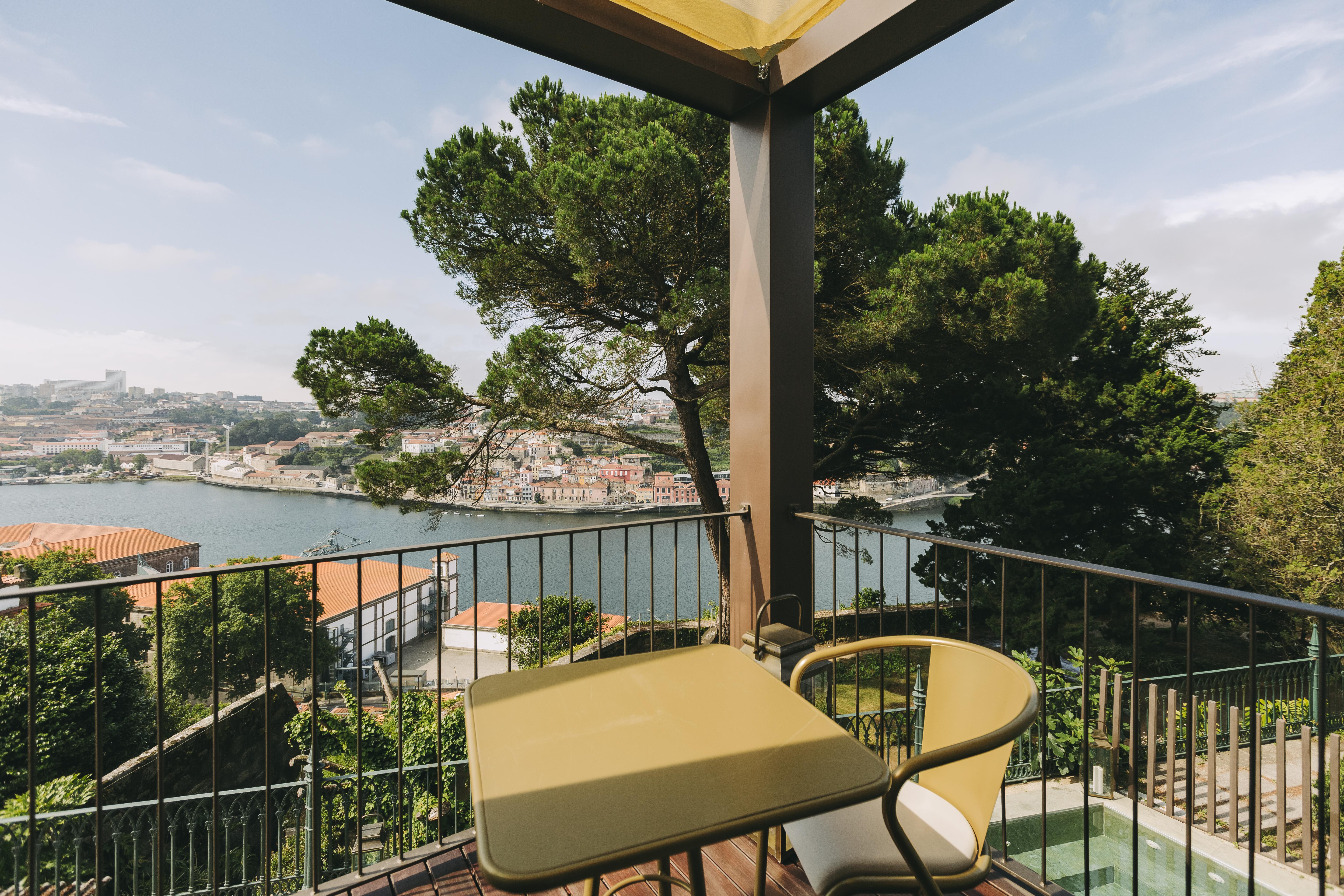 Torel Avantgarde Hotel Porto Exterior photo A balcony