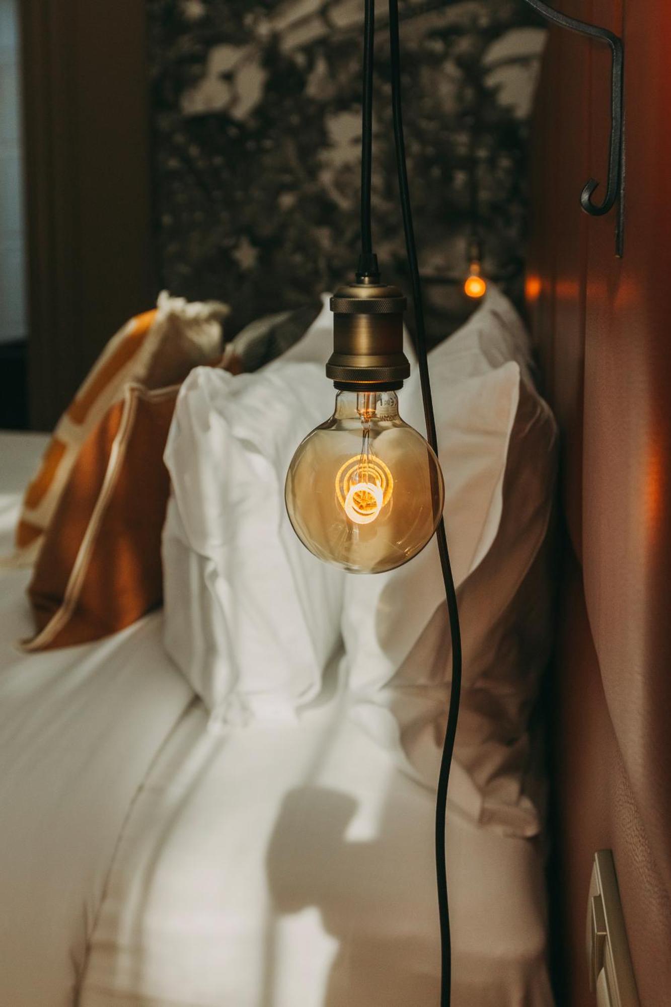 Torel Avantgarde Hotel Porto Room photo A light bulb